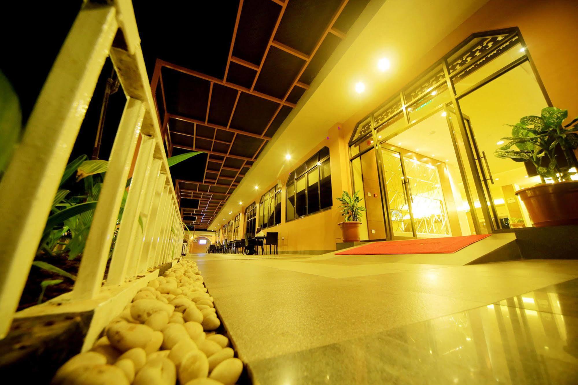 Hotel Africana Kampala Ngoại thất bức ảnh